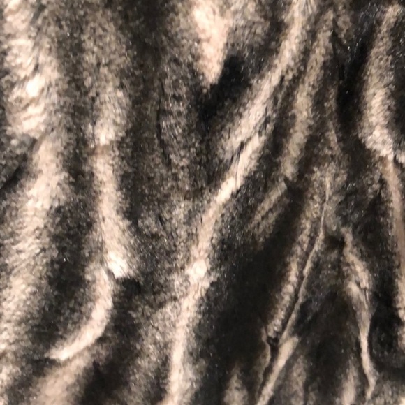 Faux Fur Vest By Tart Collections Nordstrom - Picture 3 of 5